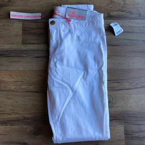 NEW WHITE SKINNY JEANS